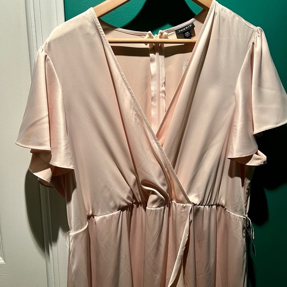 NWT Elegant Champagne Floor Length Dress from Torrid Size 20 - Picture 2 of 5